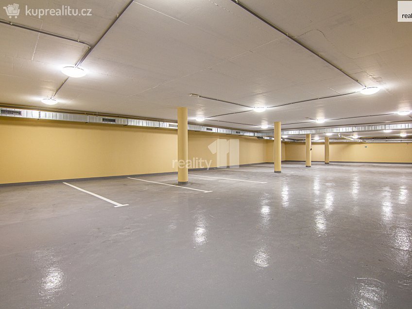 Pronájem bytu 2+kk 49 m^2 V Holešovičkách, Praha 8 