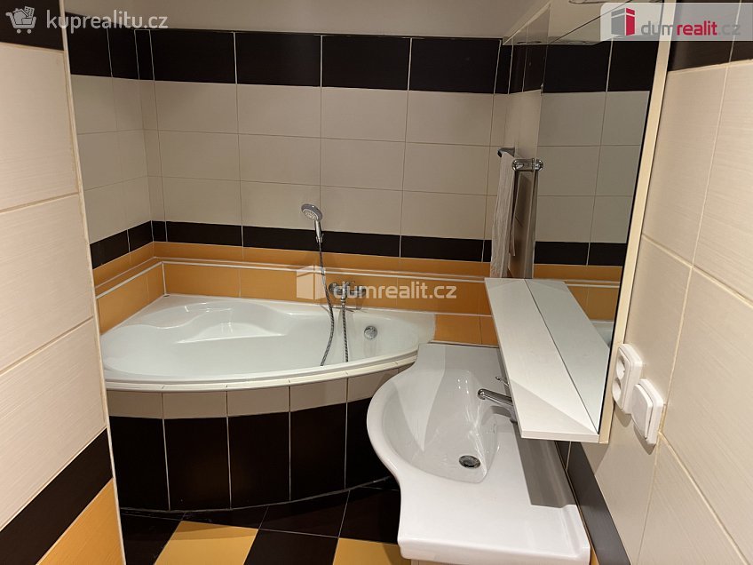 Pronájem bytu 3+kk 63 m^2 sídl. U Cukrovaru, Kralupy nad Vltavou 