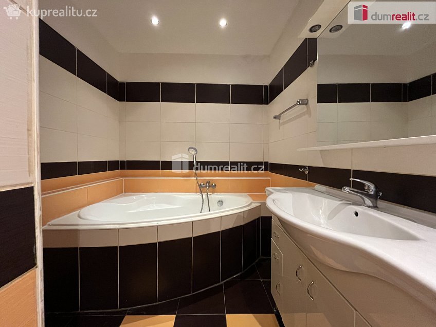 Pronájem bytu 3+kk 63 m^2 sídl. U Cukrovaru, Kralupy nad Vltavou 
