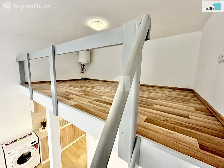 Prodej bytu 1+kk 31 m^2 Drnovská, Praha 6 