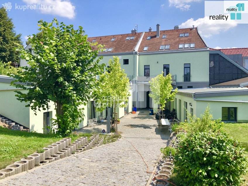 Prodej bytu 1+kk 31 m^2 Drnovská, Praha 6 