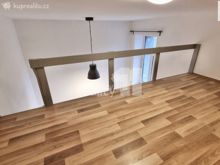 Prodej bytu 1+kk 31 m^2 Drnovská, Praha 6 
