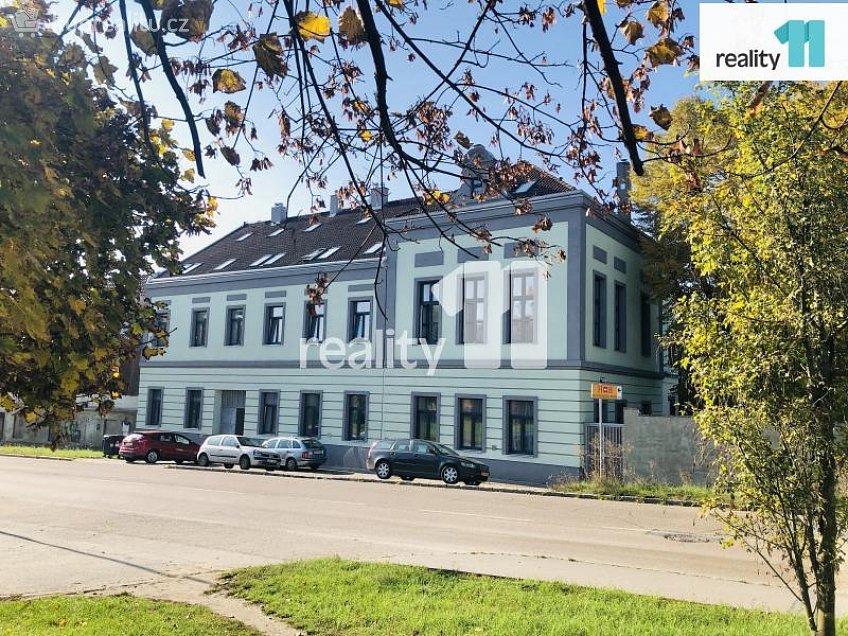 Prodej bytu 1+kk 31 m^2 Drnovská, Praha 6 