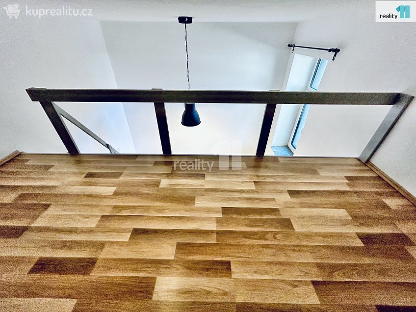 Prodej bytu 1+kk 31 m^2 Drnovská, Praha 6 