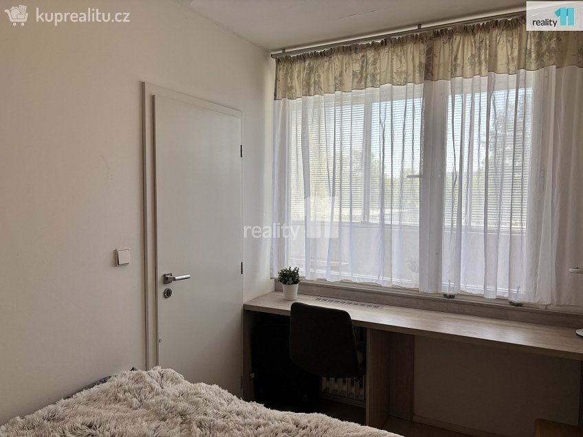 Pronájem bytu 2+kk 34 m^2 Tajovského, Praha 4 