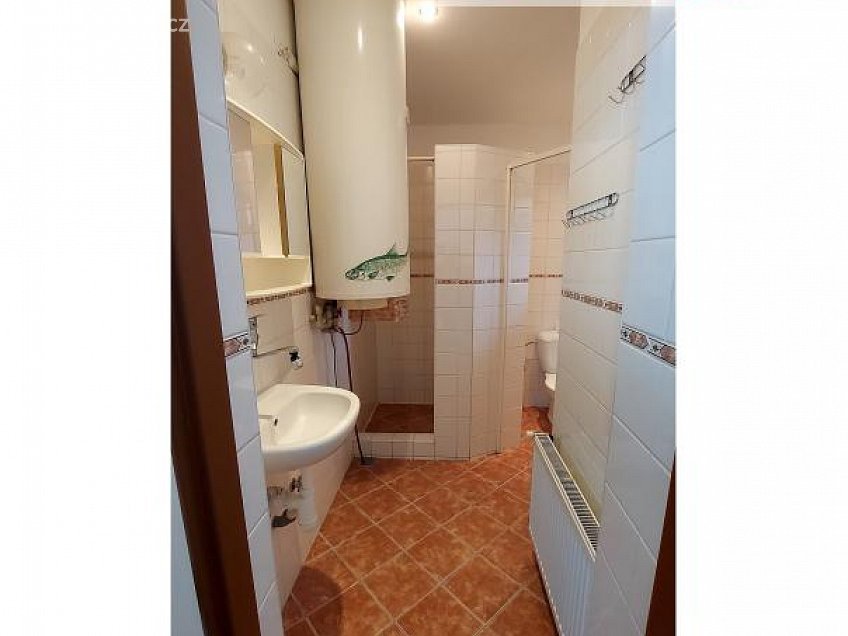 Pronájem bytu 2+kk 45 m^2 5. května, Mochov 