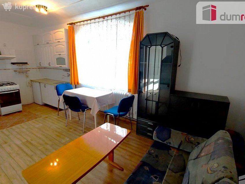 Pronájem bytu 2+kk 45 m^2 5. května, Mochov 