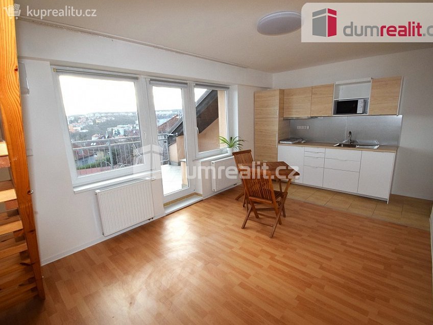 Pronájem bytu 2+kk 40 m^2 Nad Palatou, Praha 5 