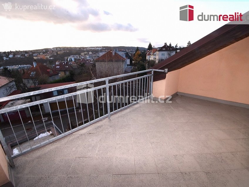 Pronájem bytu 2+kk 40 m^2 Nad Palatou, Praha 5 