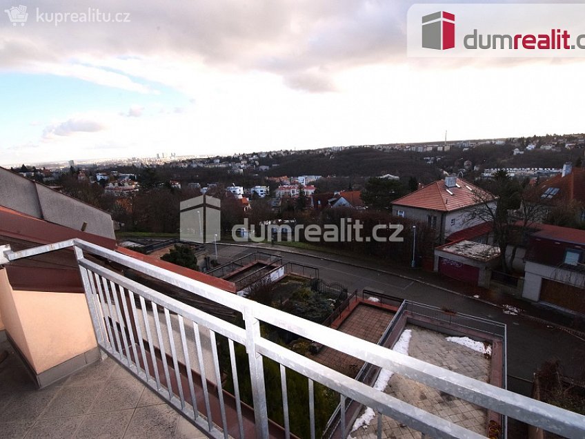 Pronájem bytu 2+kk 40 m^2 Nad Palatou, Praha 5 