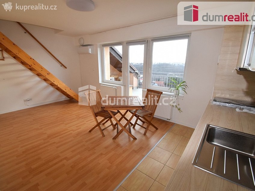 Pronájem bytu 2+kk 40 m^2 Nad Palatou, Praha 5 