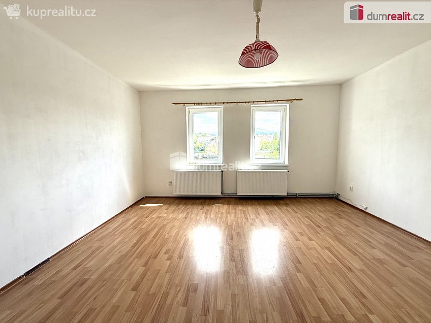 Pronájem bytu 2+1 86 m^2 Děčín, Děčín 