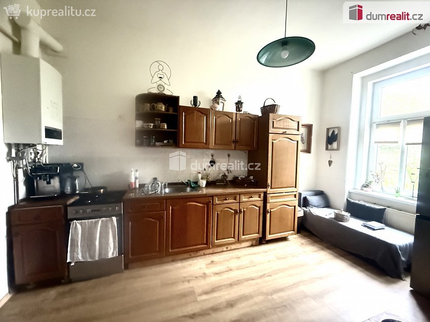 Pronájem bytu 2+1 60 m^2 El. Krásnohorské, Děčín 