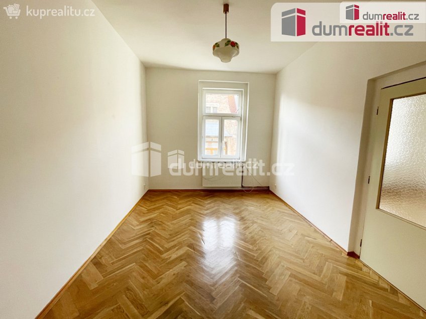 Pronájem bytu 2+1 60 m^2 El. Krásnohorské, Děčín 