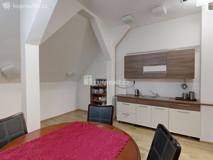 Pronájem  kanceláře 42 m^2 Nádražní, Ostrava 