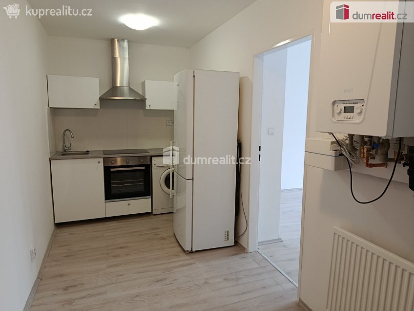 Pronájem bytu 2+kk 60 m^2 Jana Zajíce, Praha 7 