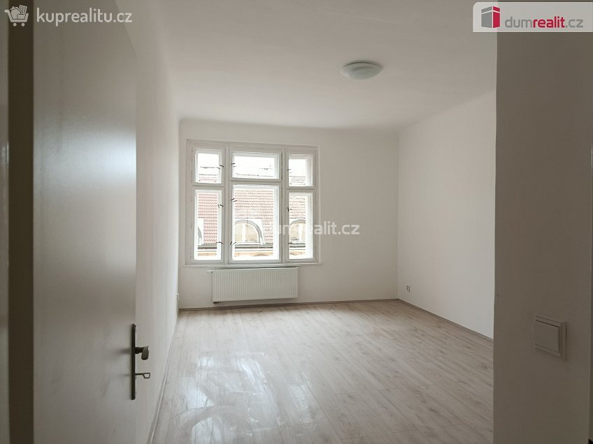 Pronájem bytu 2+kk 60 m^2 Jana Zajíce, Praha 7 