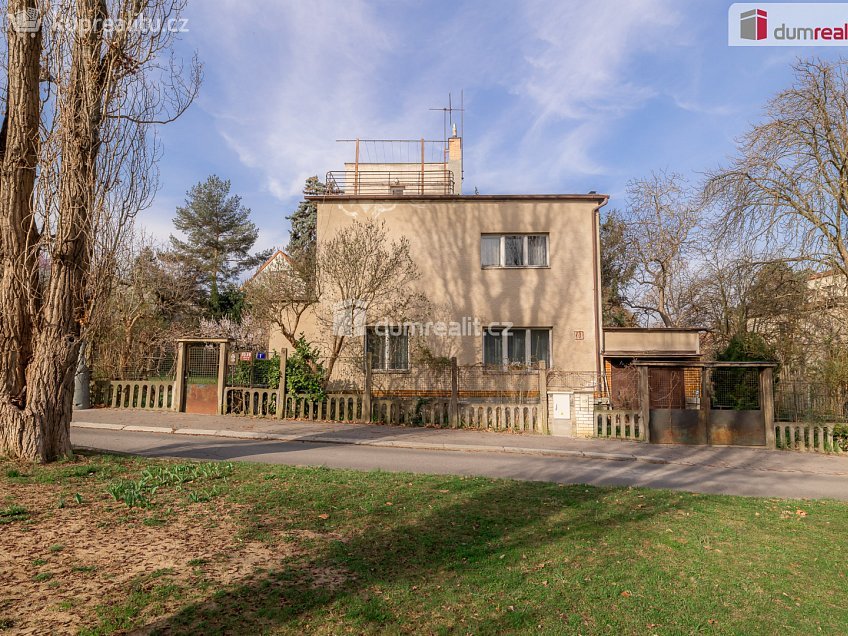 Prodej  rodinného domu 194 m^2 Boční II, Praha 4 