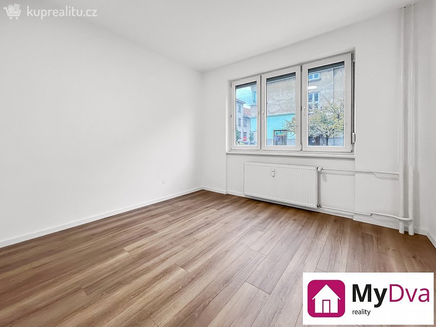 Pronájem bytu 2+kk 39 m^2 Hálkova, Znojmo 