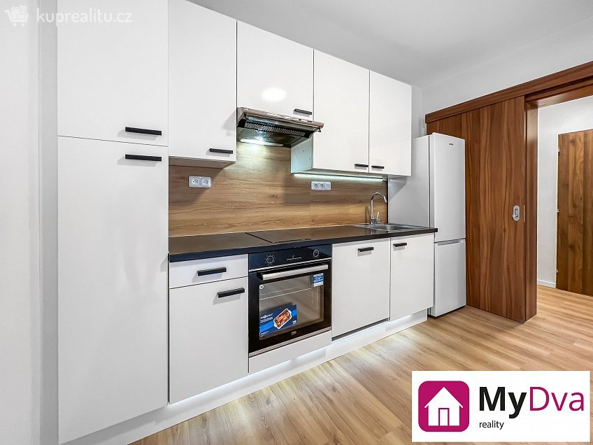 Pronájem bytu 2+kk 39 m^2 Hálkova, Znojmo 