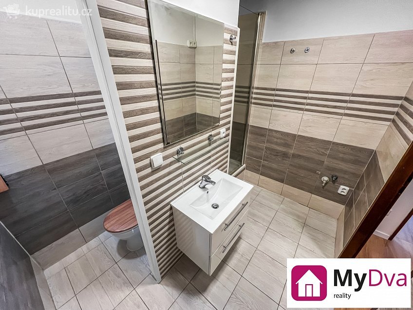 Pronájem bytu 2+kk 39 m^2 Hálkova, Znojmo 