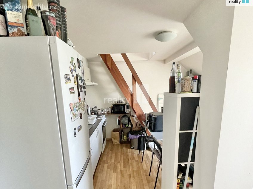 Pronájem bytu 3+kk 65 m^2 Českobrodská, Praha 9 