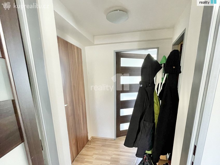 Pronájem bytu 3+kk 65 m^2 Českobrodská, Praha 9 