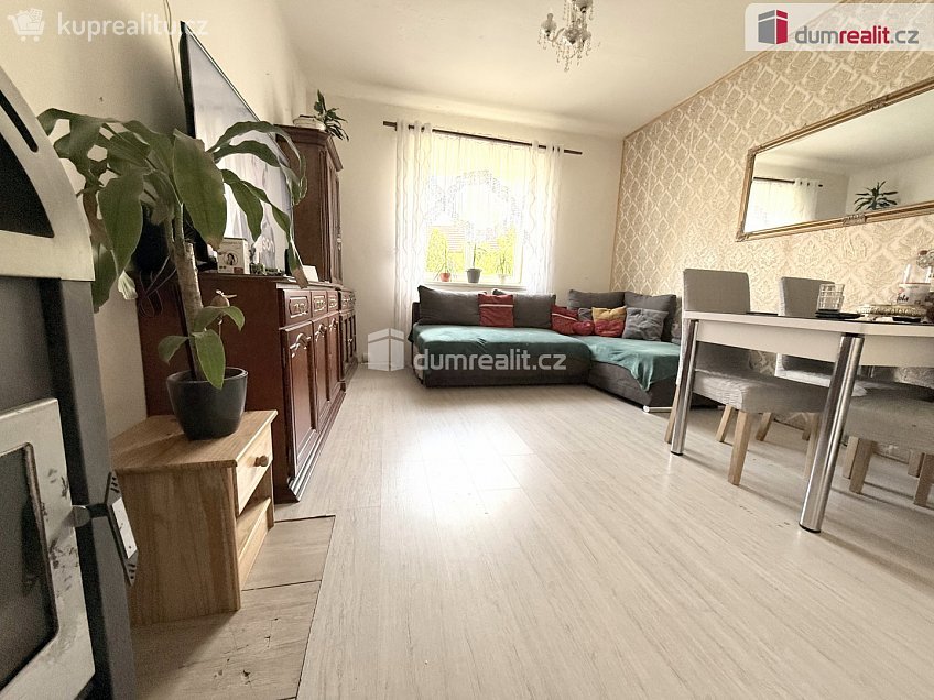 Prodej  rodinného domu 70 m^2 1. máje, Uherské Hradiště 