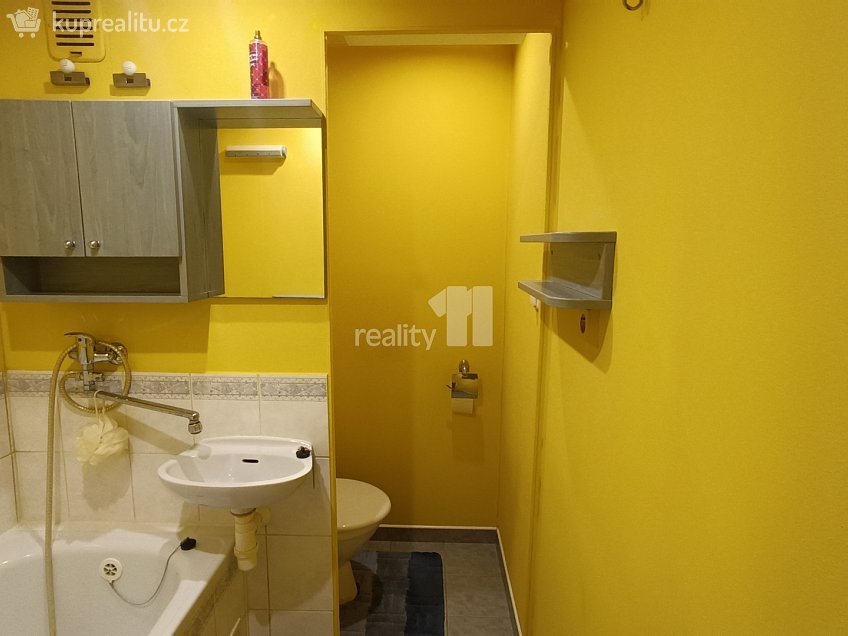 Pronájem bytu 2+kk 36 m^2 Tolstého, Ústí nad Labem 