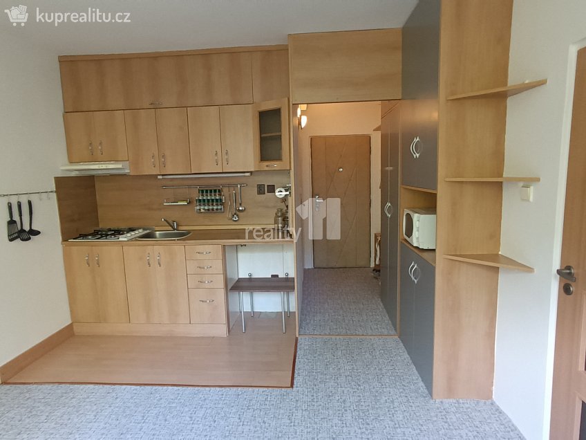 Pronájem bytu 2+kk 36 m^2 Tolstého, Ústí nad Labem 