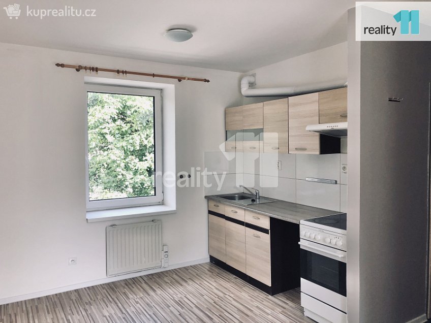 Pronájem bytu 2+1 75 m^2 Českobrodská, Praha 9 