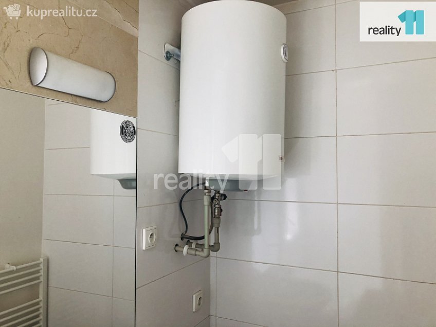 Pronájem bytu 2+1 75 m^2 Českobrodská, Praha 9 