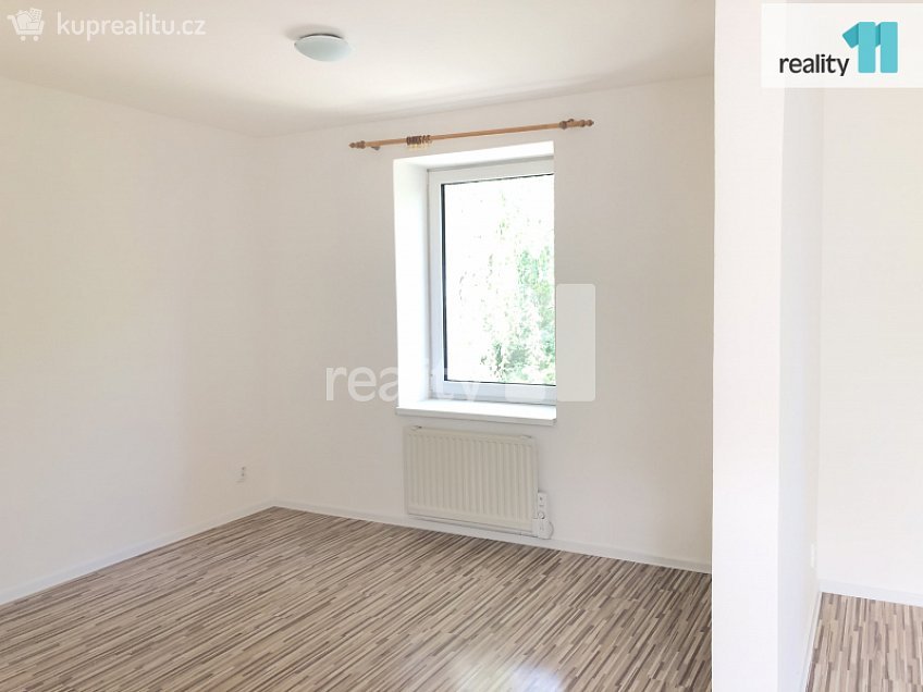 Pronájem bytu 2+1 75 m^2 Českobrodská, Praha 9 