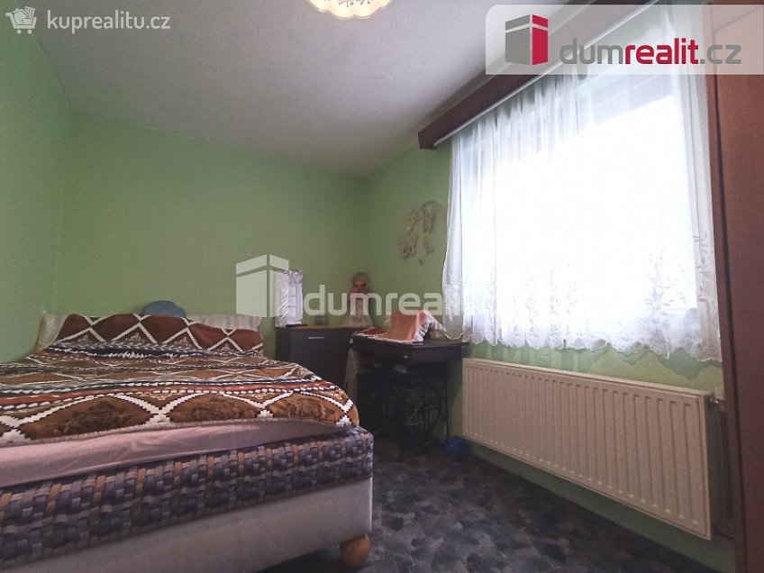 Prodej  rodinného domu 140 m^2 Ostrov, Ostrov 