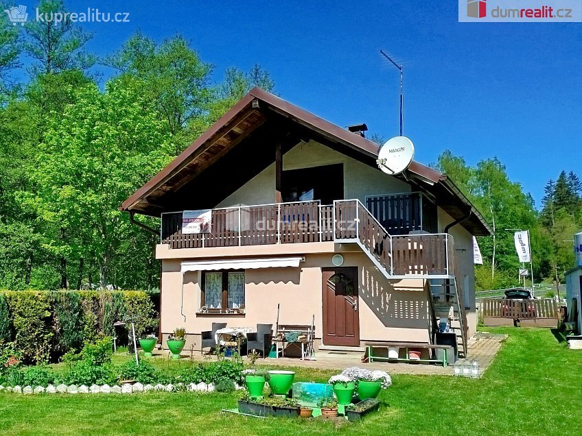 Prodej  rodinného domu 140 m^2 Ostrov, Ostrov 