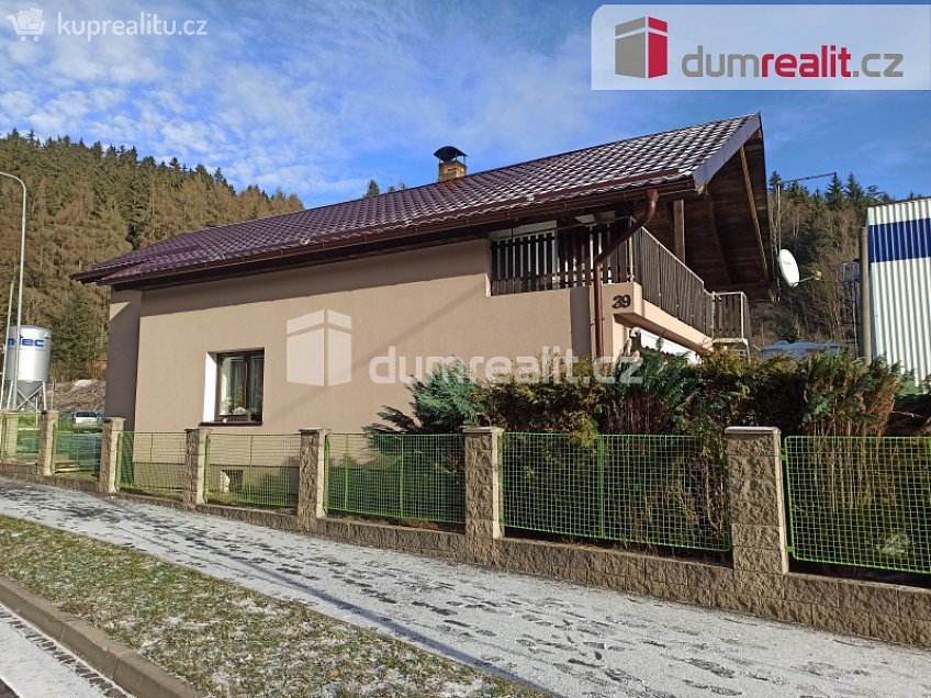 Prodej  rodinného domu 140 m^2 Ostrov, Ostrov 