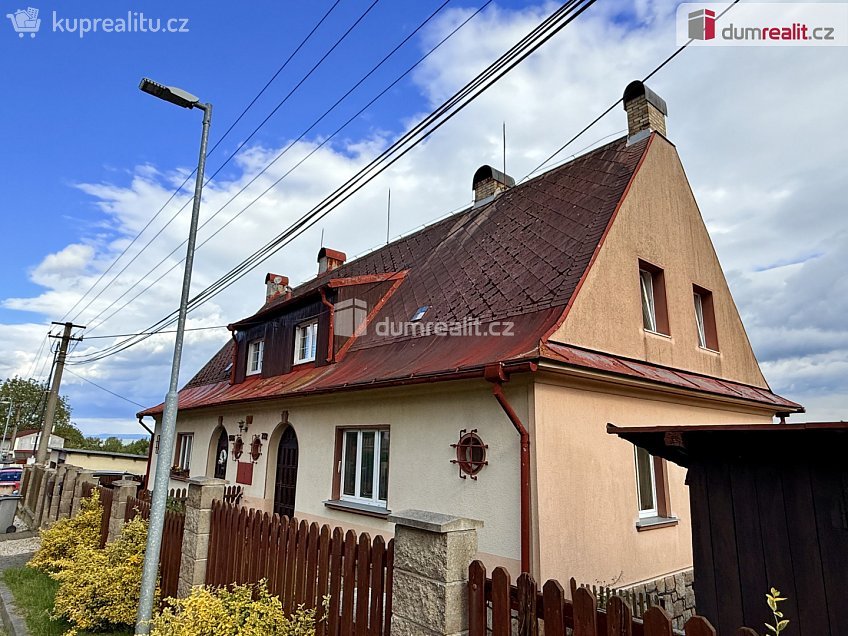 Prodej  rodinného domu 180 m^2 Husova, Habartov 