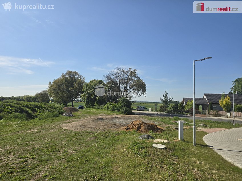 Prodej  stavebního pozemku 913 m^2 Chotětovská, Bezno 