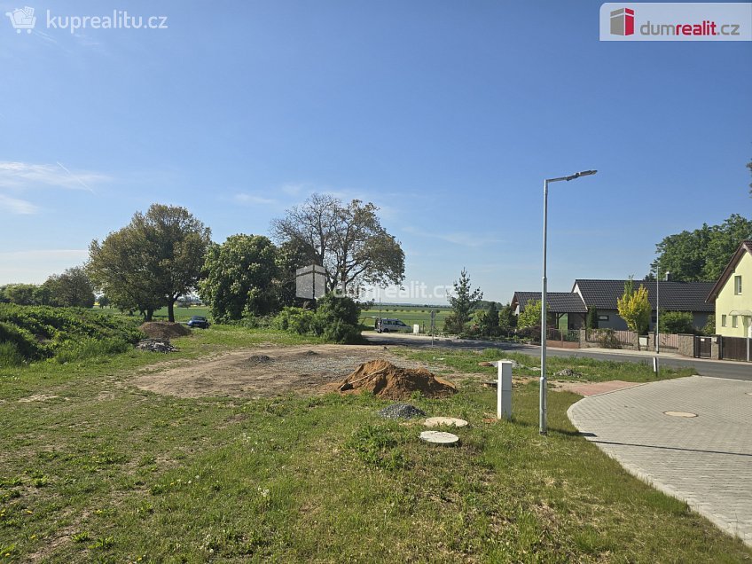 Prodej  stavebního pozemku 913 m^2 Chotětovská, Bezno 