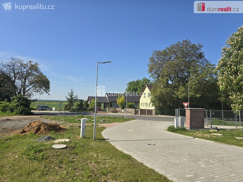 Prodej  stavebního pozemku 913 m^2 Chotětovská, Bezno 