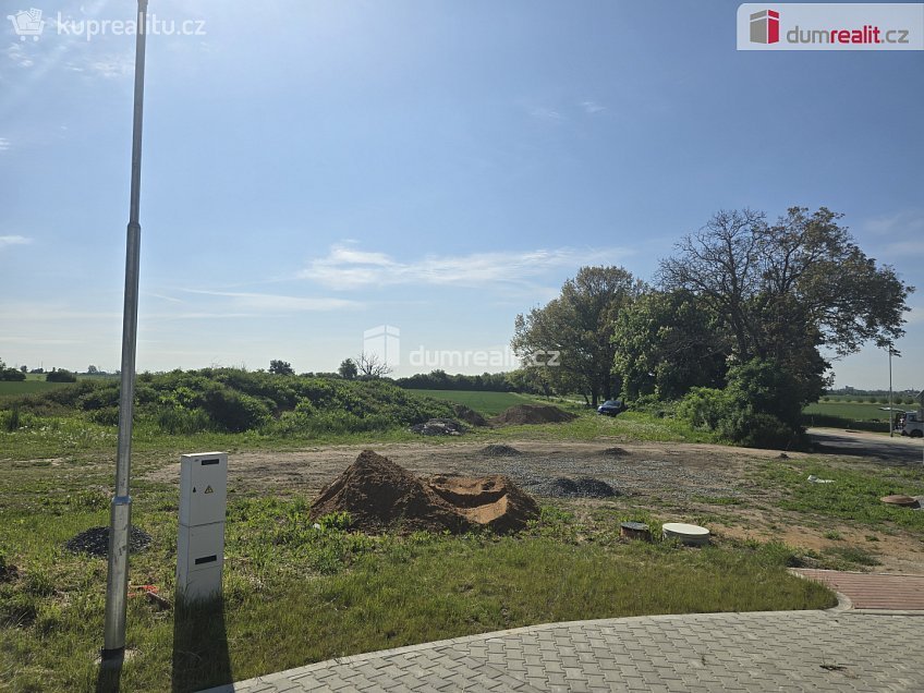 Prodej  stavebního pozemku 913 m^2 Chotětovská, Bezno 