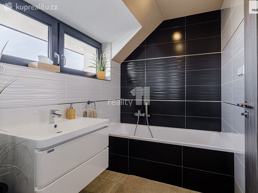 Prodej  rodinného domu 152 m^2 Sluštice, Sluštice 