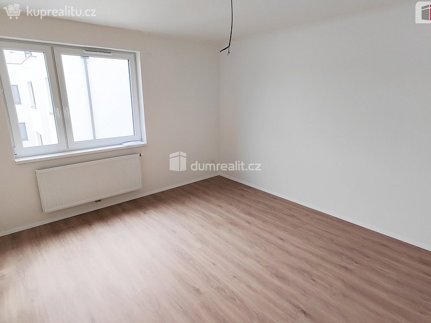 Pronájem bytu 1+kk 30 m^2 Nad Kolčavkou, Praha 9 