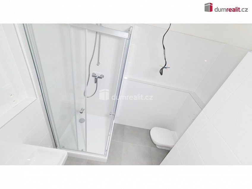 Pronájem bytu 1+kk 30 m^2 Nad Kolčavkou, Praha 9 