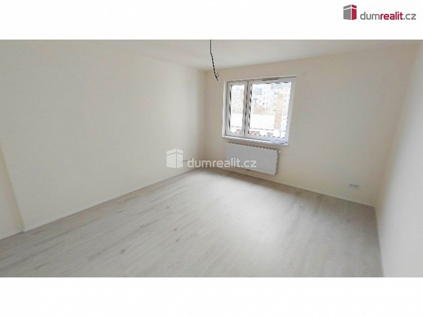 Pronájem bytu 1+kk 30 m^2 Nad Kolčavkou, Praha 9 