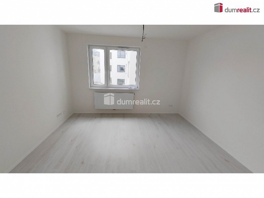 Pronájem bytu 1+kk 30 m^2 Nad Kolčavkou, Praha 9 