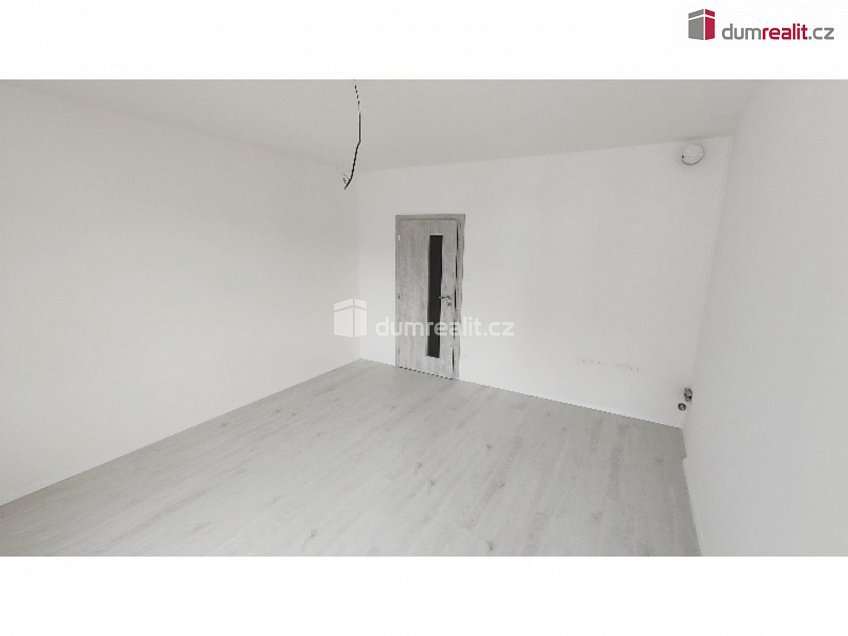 Pronájem bytu 1+kk 30 m^2 Nad Kolčavkou, Praha 9 
