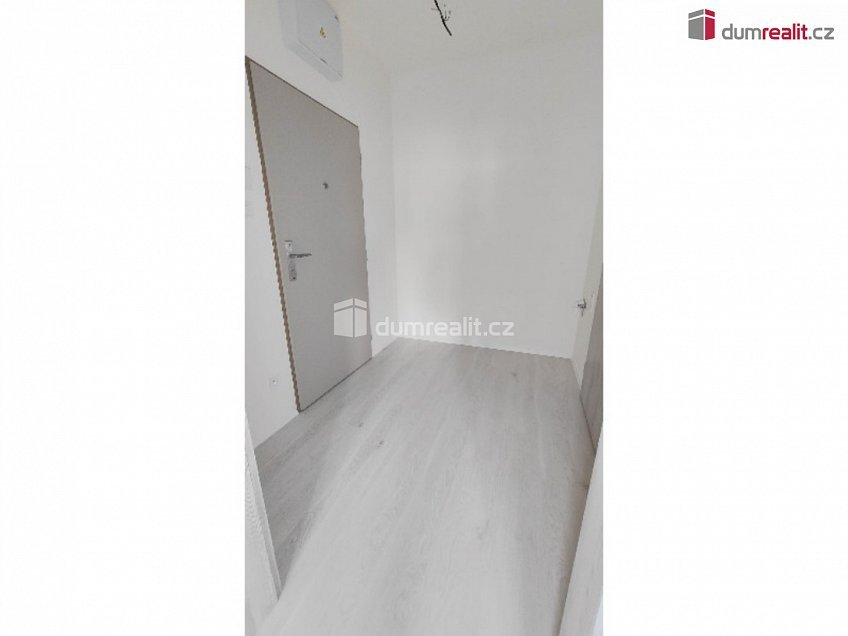 Pronájem bytu 1+kk 30 m^2 Nad Kolčavkou, Praha 9 