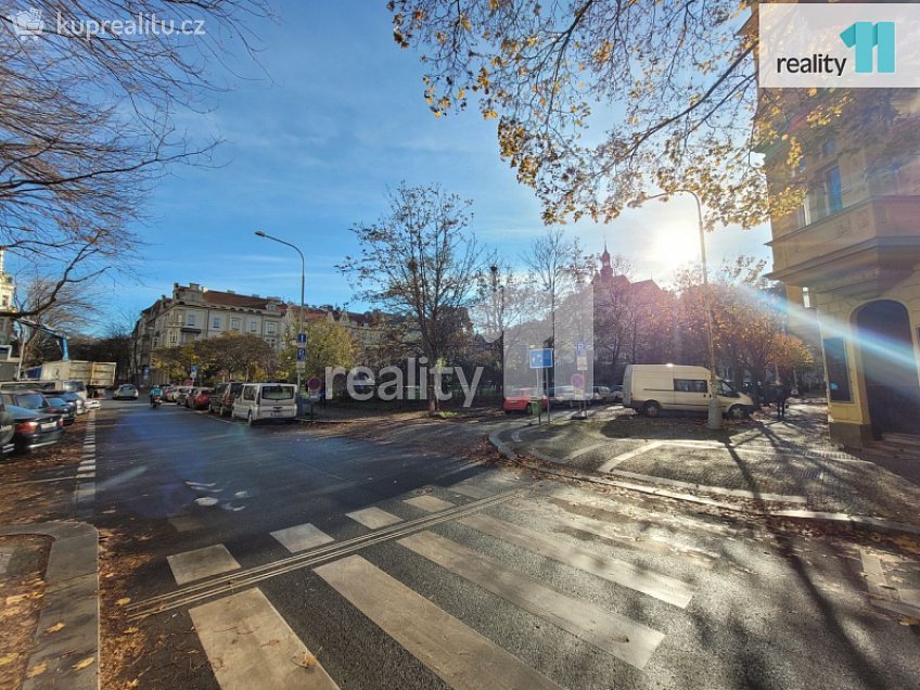 Pronájem bytu 3+kk 82 m^2 Urxova, Praha 8 