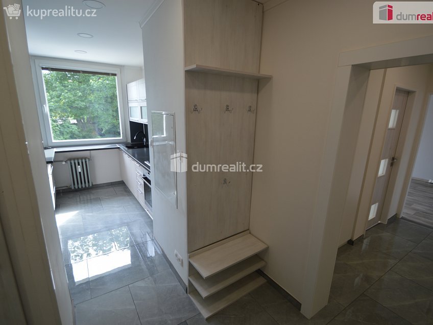 Prodej bytu 4+1 76 m^2 Na hájku, Praha 8 